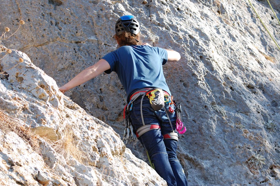 Inspección visual de cuerda dinámica buscando señales de desgaste